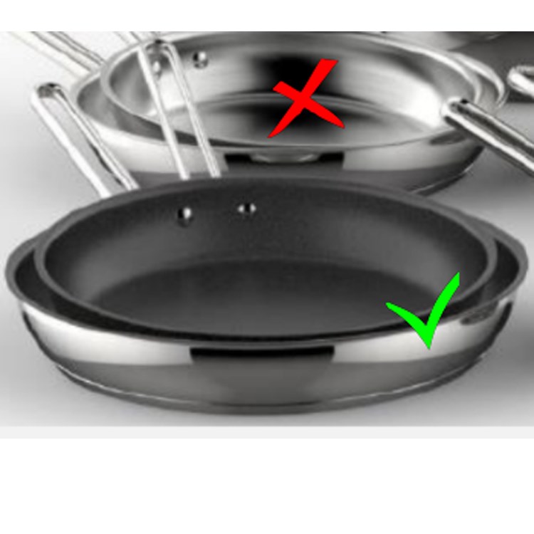 Padella Generosa in Acciaio Antiaderente cm 30