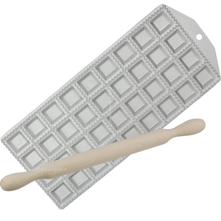 Raviolatore quadro 36 posti con mattarello