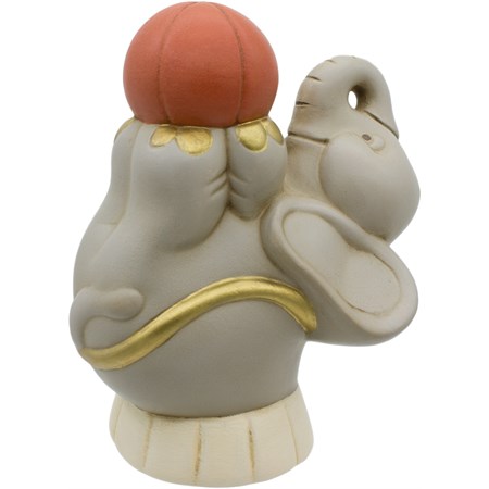 elefante dodo con palla