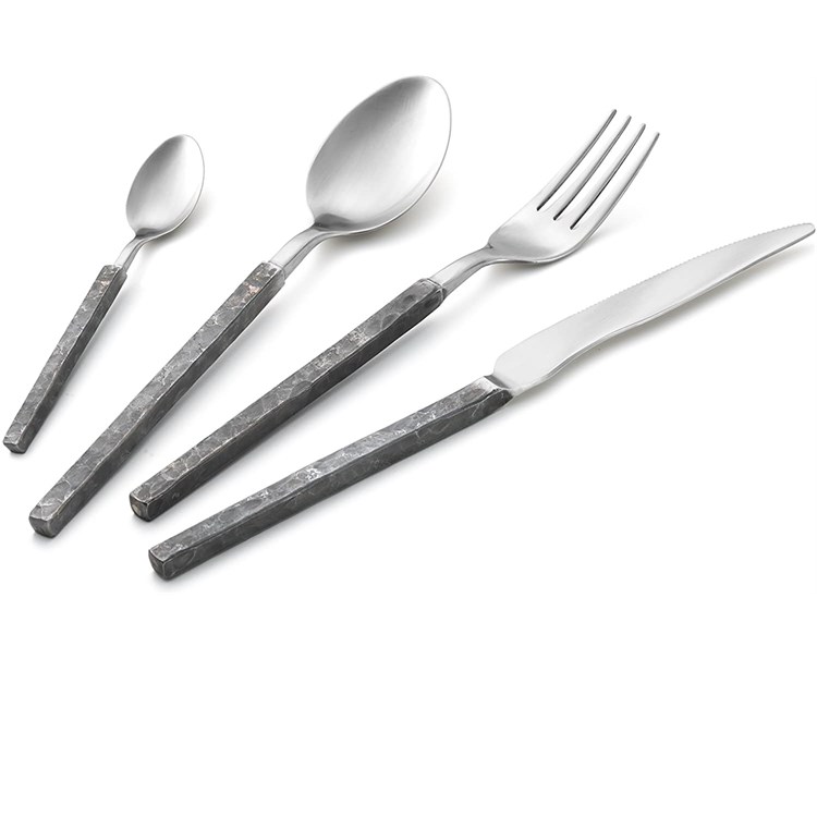 Zeus Fire Servizio 24 Posate