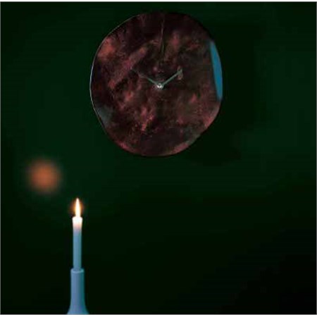 Non Sieegrave; Mai Fermato Un Momento in Casa