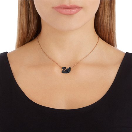 Iconic Swan Pendente in Boutique
