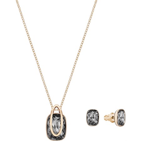 Parure Holding in Boutique