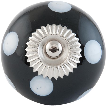 Pomello Nero A Pois Bianchi in Casa