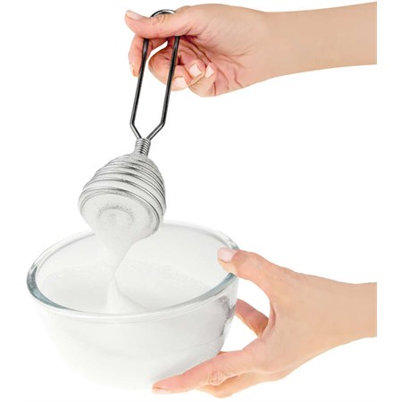 Frusta Spumosa In Acciaio in Cucina