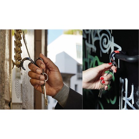 Stay Safe Red Portachiavi No Touch in Boutique