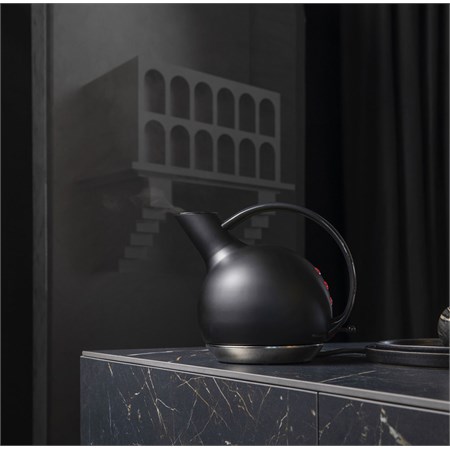 Giulietta Bollitore Nero Opaco in Cucina