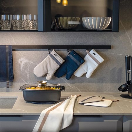 Guanto Forno Natural Style Blu Navy in Cucina