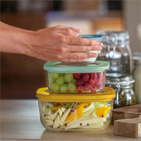 Tris Contenitori In Vetro Multicolor in Cucina