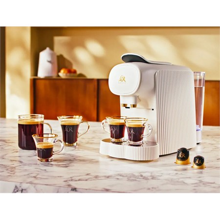 Macchina Per Caffè Espresso Plissè L'Or Barista Bianco in Cucina