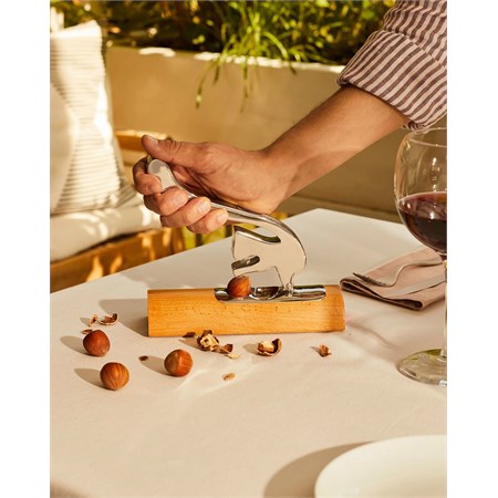 Scoiattolo Schiaccianoci in Cucina