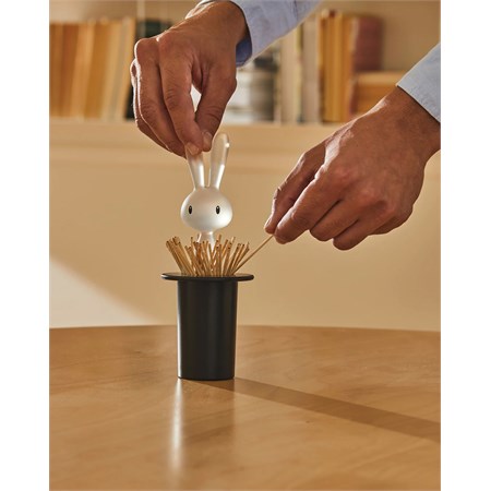 Magic Bunny Nero in Tavola